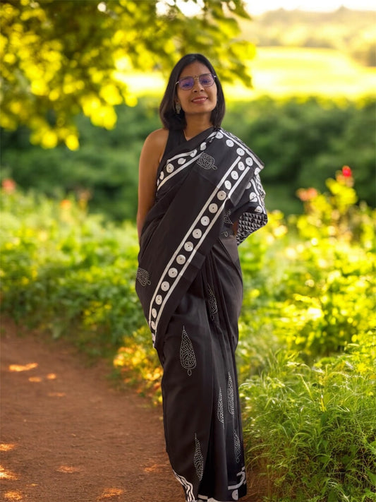 Elegant Black Cotton Printed Saree